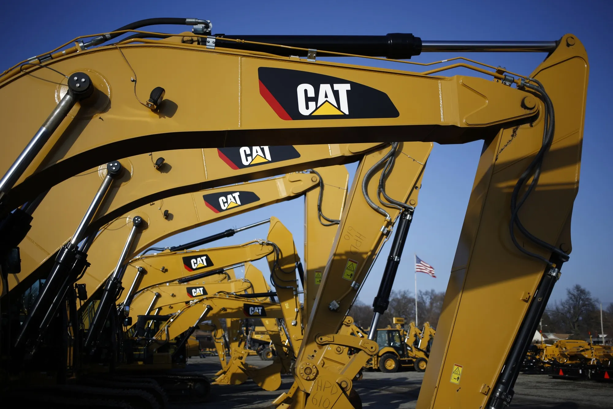 Структуре армянского фонда одобрили покупку активов Caterpillar в России